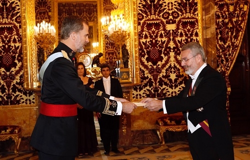 Felipe VI recibe las Cartas Credenciales de seis nuevos embajadores