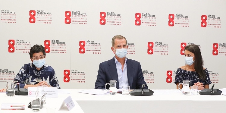 Felipe VI: “La labor de los cooperantes es especialmente necesaria frente al COVID”