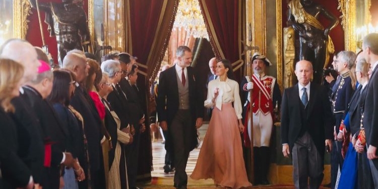 El Rey defiende el apoyo militar de España a Ucrania en la recepción al Cuerpo Diplomático