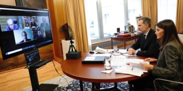 Los Reyes abordan el impacto del COVID-19 en la imagen internacional de España