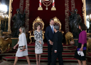 El 12-O propicia el primer saludo entre el embajador marroquí y el presidente de Ceuta