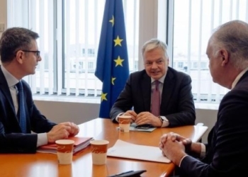 La tercera reunión Reynders-Pons-Bolaños concluye sin acuerdo y vuelven a citarse en Madrid