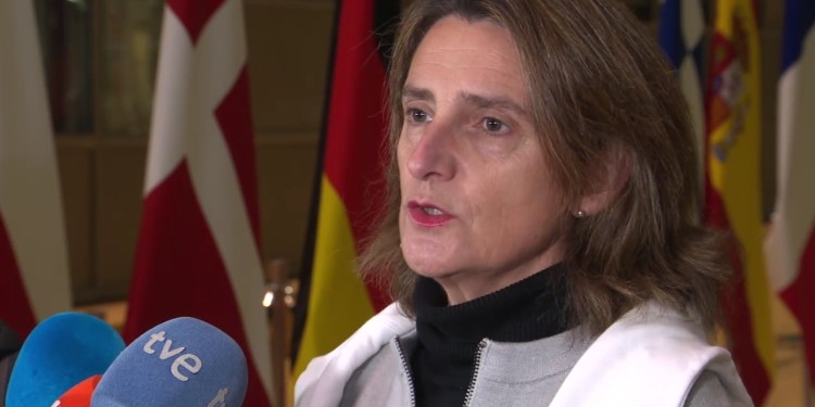 El Gobierno español celebra el nuevo acuerdo europeo para limitar los precios excesivos del gas