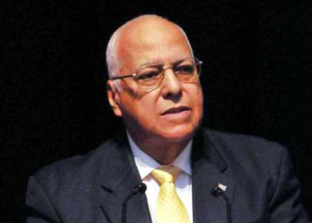 Castro envía a España a su vicepresidente económico tras la visita a Francia