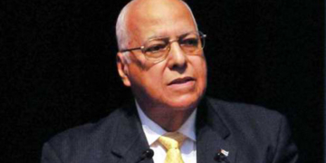 Castro envía a España a su vicepresidente económico tras la visita a Francia