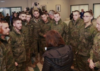 Robles visita la BRI X de Córdoba, que cuenta desde el 1 de enero con una unidad de combate de la OTAN