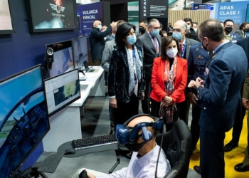 Robles y Albares abren en Madrid la Feria Internacional de Defensa y Seguridad