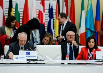 Robles se reúne con sus homólogos de Vietnam, Camboya y Laos en los márgenes de ASEM