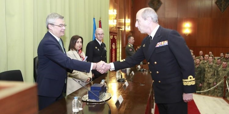 Ucrania condecora a 34 militares españoles implicados en la formación de sus Fuerzas Armadas