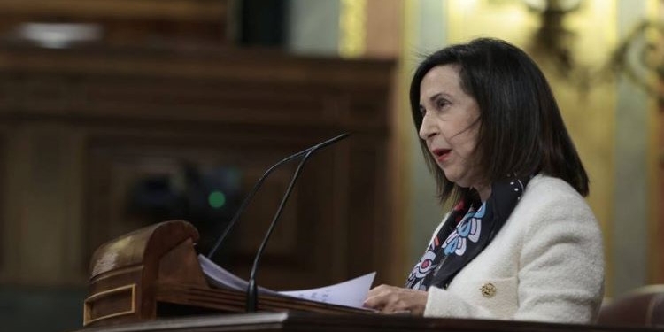 Robles anuncia que los primeros Leopard llegarán a Ucrania después de Semana Santa