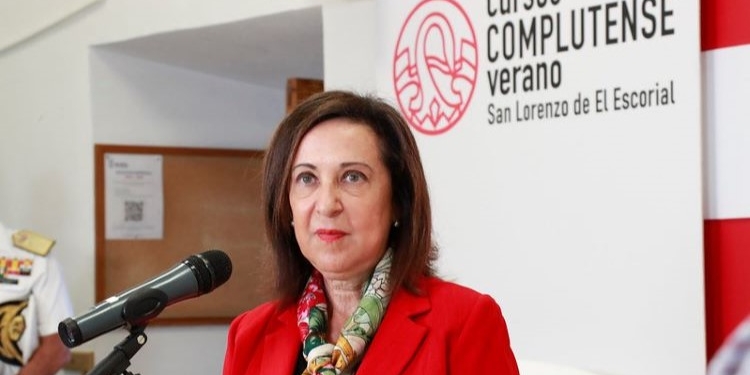 Robles asegura que los cuatro Leopard pendientes están a punto de salir hacia Polonia