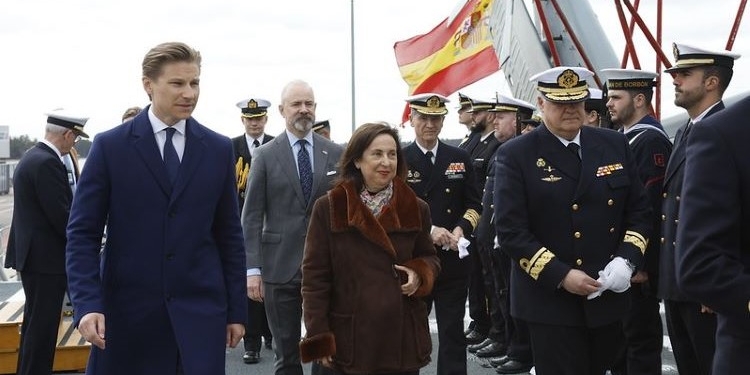 Robles visita en Finlandia la Agrupación Naval Permanente número 1 de la OTAN, liderada por España