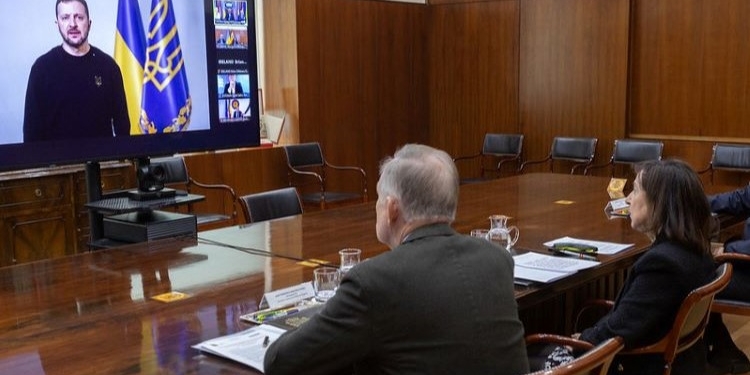 Robles anuncia ante el Grupo de Contacto que España enviará Patriots a Ucrania