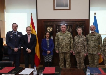 La Guardia Militar de Fronteras de Ucrania aborda la contribución de la industria española de Defensa