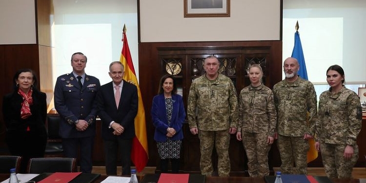La Guardia Militar de Fronteras de Ucrania aborda la contribución de la industria española de Defensa