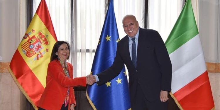 Robles habla sobre Ucrania, Presidencia española y gasto en Defensa con su homólogo italiano