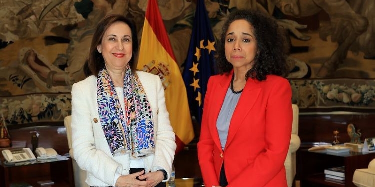 Robles recibe a la Embajadora de EEUU, tras negarse España a participar en la misión del Mar Rojo