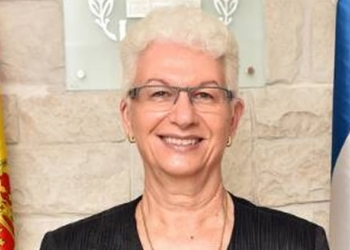 La embajadora de Israel volvió ayer a España, tras su llamada a consultas