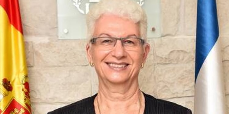 La embajadora de Israel volvió ayer a España, tras su llamada a consultas
