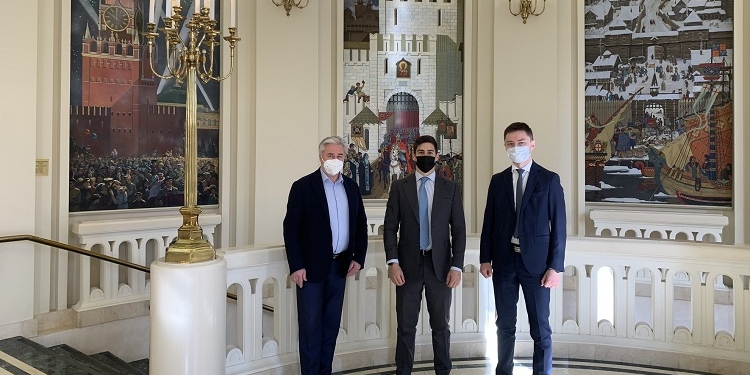 La Embajada de Rusia recibe al responsable de Relaciones Diplomáticas de Quirónsalud