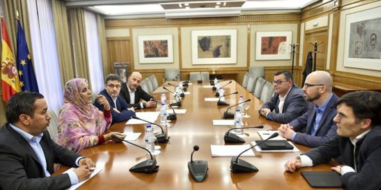 Un momento de la reunión de Álvarez con dirigentes del Frente Polisario./ Foto: Sahara Press Service