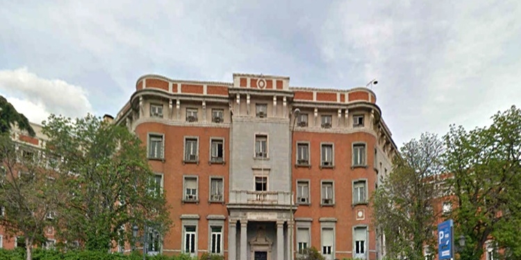 Exteriores contrata por casi un millón de euros el mantenimiento de su sede