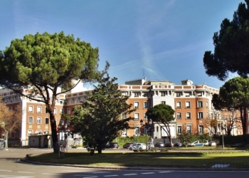 González Laya efectúa su primera visita a las obras del Marqués de Salamanca