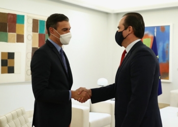 El presidente del BID se reúne por primera vez con Sánchez desde su llegada al cargo