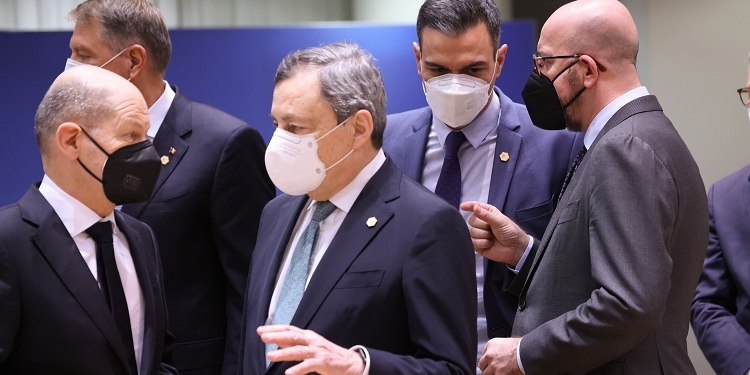 La UE adopta un nuevo paquete de sanciones para “acabar con el crecimiento de Rusia”