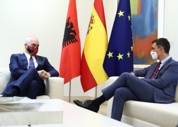 Sánchez expresa a su homólogo albanés el apoyo de España al ingreso de Albania en la UE