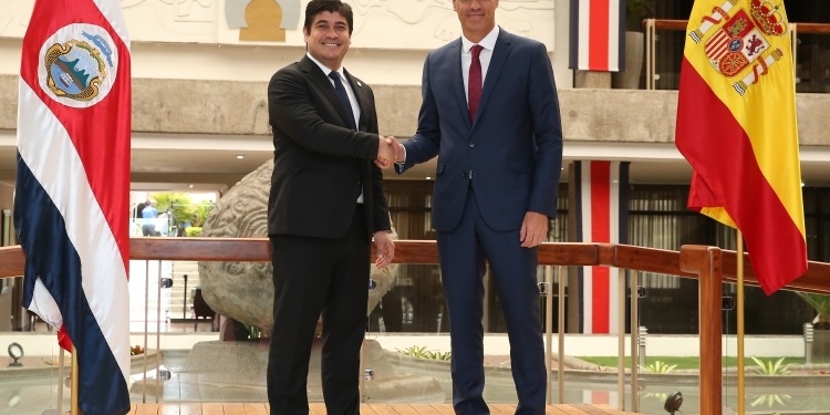 España felicita a Costa Rica por el segundo aniversario de su plan de descarbonización