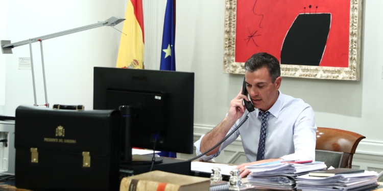 Sánchez pacta con Biden el uso de Morón y Rota para acoger a afganos colaboradores de EE UU