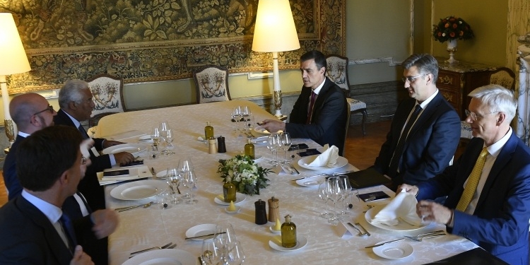 Sánchez medirá sus fuerzas en Bruselas ante el reparto de los altos cargos de la UE