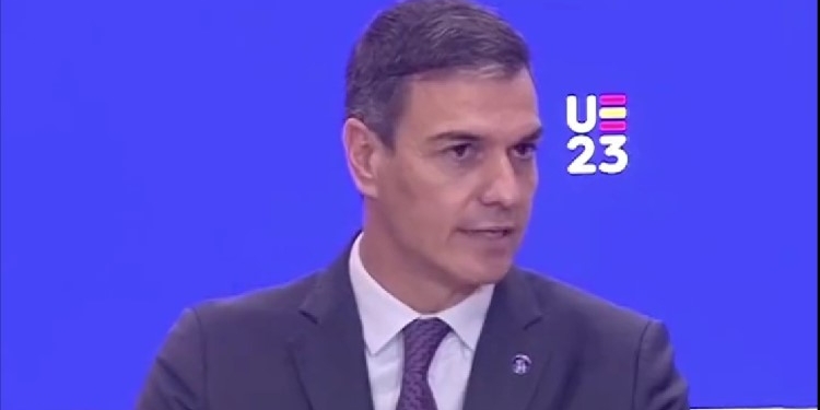 Sánchez asegura que la seguridad nacional no corre peligro por la entrada de STC en Telefónica