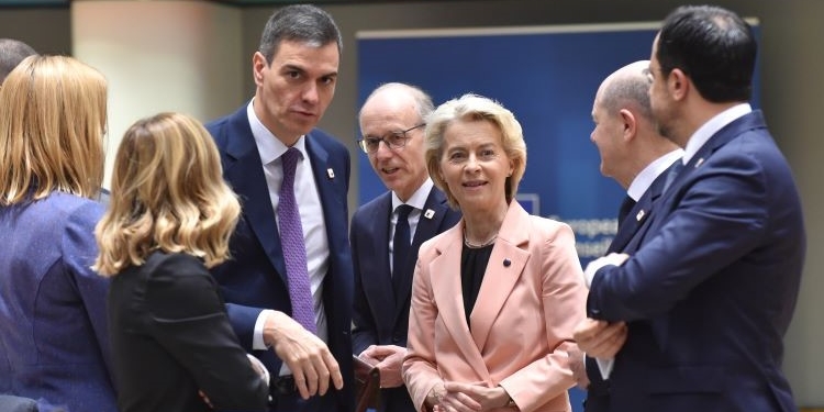 Sánchez advierte en Bruselas de la necesidad de “aumentar la capacidad de disuasión y defensa” de la UE