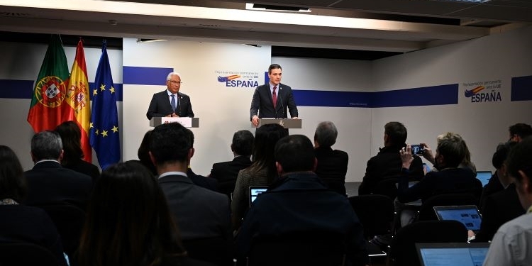 España y Portugal entregan a Bruselas su propuesta para abaratar la electricidad