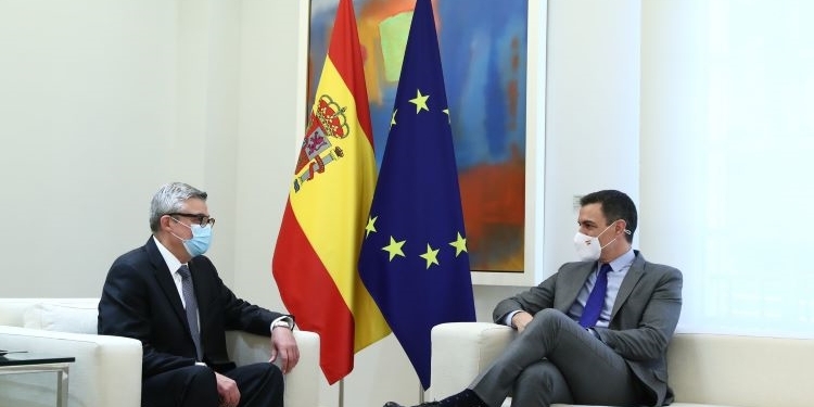 Sánchez traslada al embajador de Ucrania la “indignación” de España por la matanza de Bucha