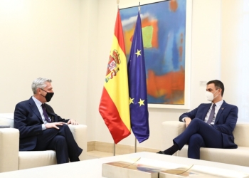 Sánchez conmemora la Convención de Ginebra en medio de las críticas de las ONG