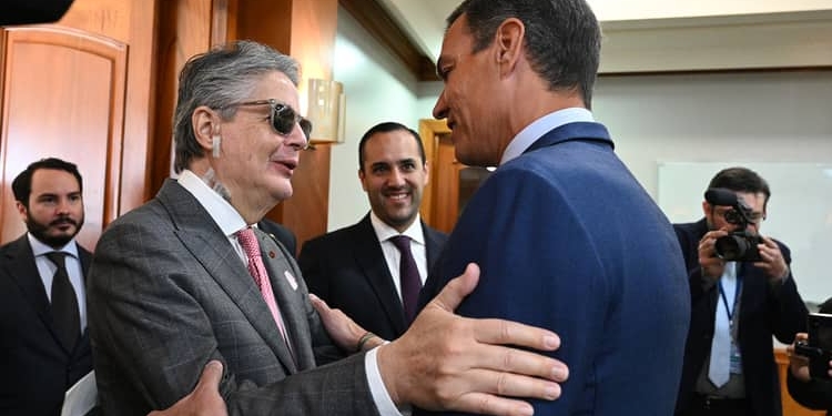 Sánchez confirma el compromiso con Ecuador: “Se invierte donde se confía”