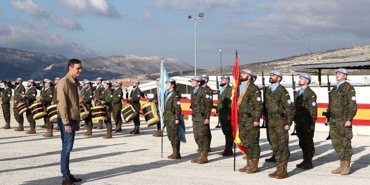 Sánchez expresa su apoyo a los militares españoles desplegados en el sur del Líbano