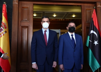 Sánchez promete apoyo económico y militar a Libia y reabre la Embajada en Trípoli