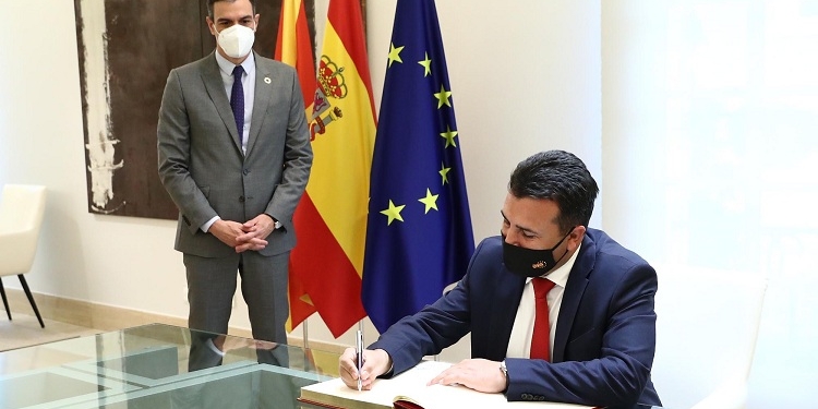 Sánchez reconoce las “importantes reformas” emprendidas por Macedonia del Norte para entrar en la UE