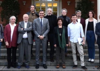 Sánchez recibe a los firmantes del manifiesto “contra el genocidio y el terrorismo” en Oriente Medio