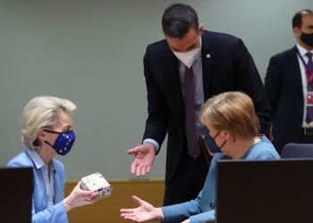 La UE pide la “rápida aplicación” del certificado COVID y donará 100 millones de vacunas