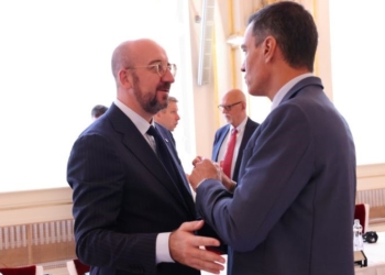 Macron insiste en su rechazo al MidCat y Sánchez elogia el plan energético de Von der Leyen