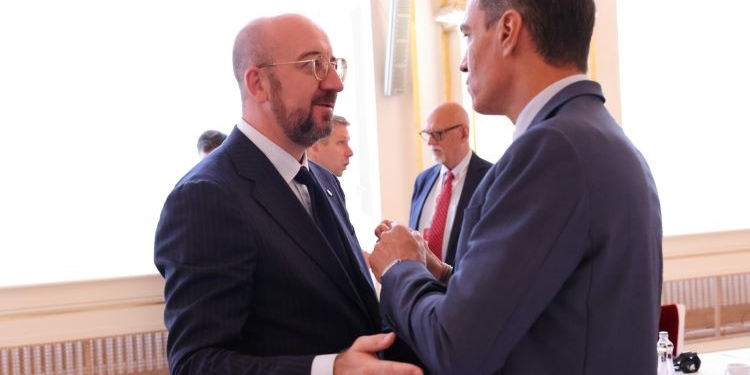 Macron insiste en su rechazo al MidCat y Sánchez elogia el plan energético de Von der Leyen