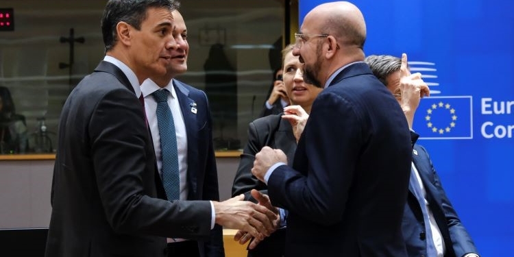 Sánchez califica de “histórico” el inicio de las negociaciones de adhesión de Ucrania y Moldavia