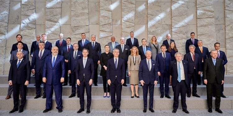 Sánchez anuncia ante la OTAN el envío de nuevo material militar a Ucrania “en los próximos días”