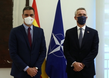 Sánchez coincidirá hoy con Stoltenberg en la base de la OTAN en Letonia