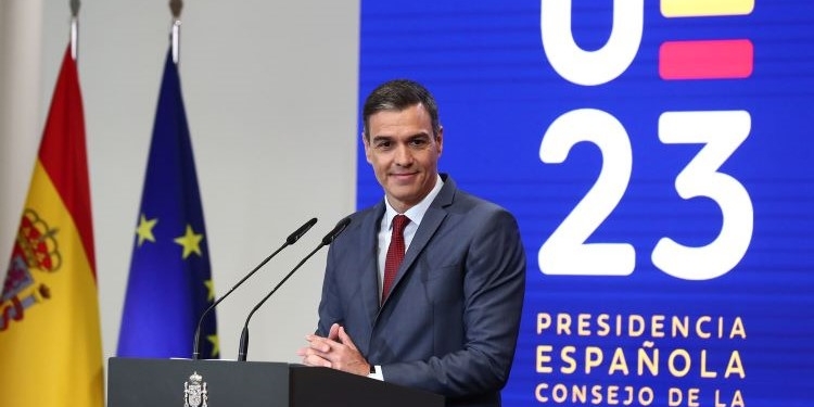 Sánchez anuncia los ejes de la Presidencia española pero no aclara si los abordará con Feijóo
